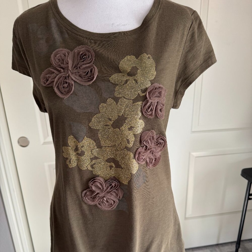 INC Olive Short Sleeve Top with Raised Flowers, Size Large